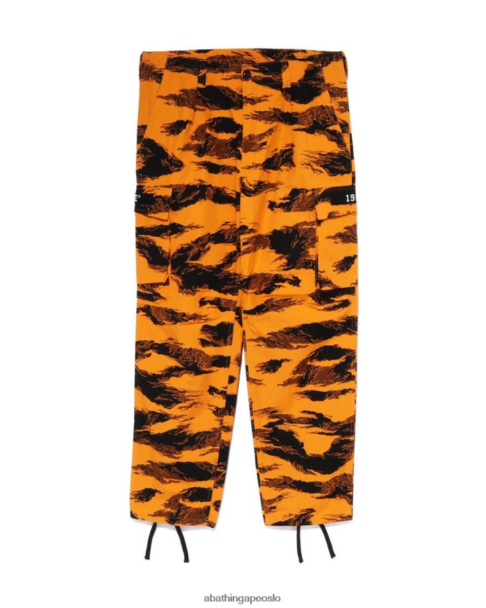 tiger camo militærbukser med avslappet passform 6XV620336 oransje A Bathing Ape menn