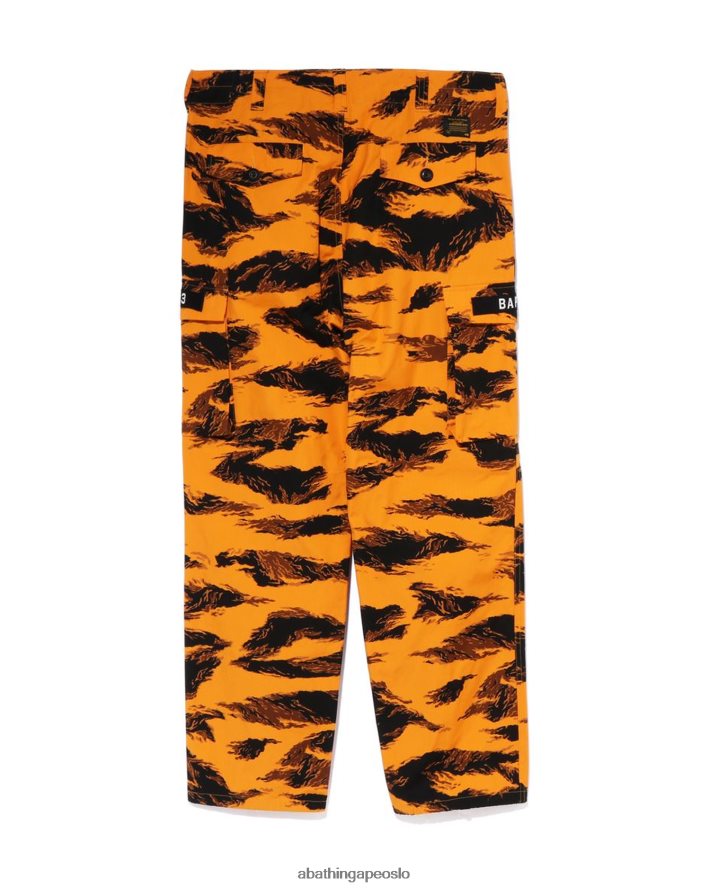 tiger camo militærbukser med avslappet passform 6XV620336 oransje A Bathing Ape menn