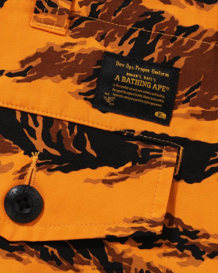 tiger camo militærbukser med avslappet passform 6XV620336 oransje A Bathing Ape menn